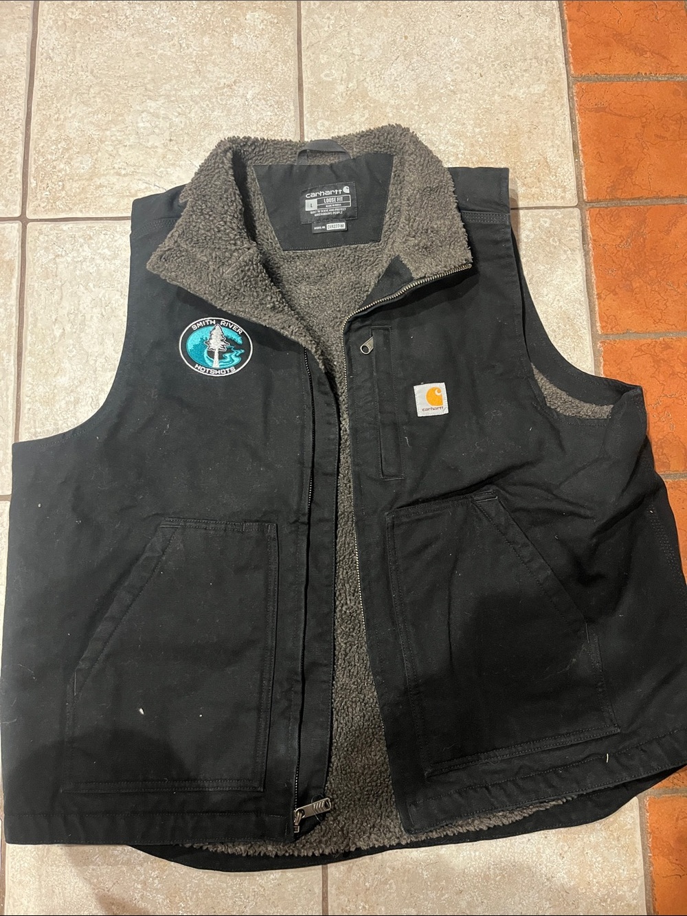 NWOT
Carhartt Sherpa-Lined Loose Fit vest